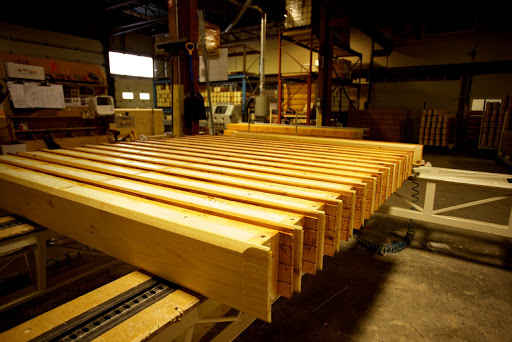 Sản xuất gỗ thành sản phẩm gia dụng xuất khẩu