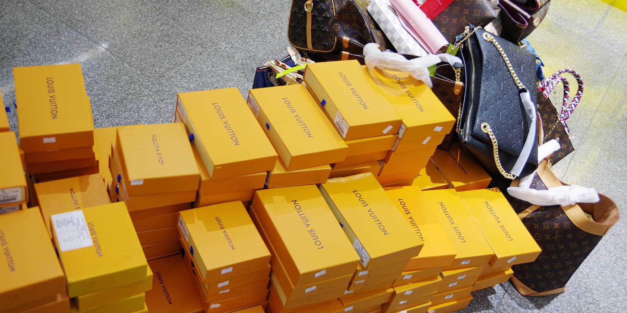 hang-hoa-gia-mao-thuong-hieu-o-khu-mua-sam-bac-nhat-ha-thanh-2