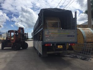 Xe tải Mekong Logistics đóng hàng Cáp điện Thịnh Phát